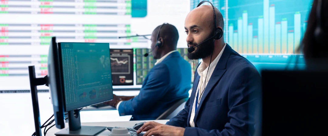 Fintech customer support outsourcing agents providing real-time financial services support and transaction monitoring