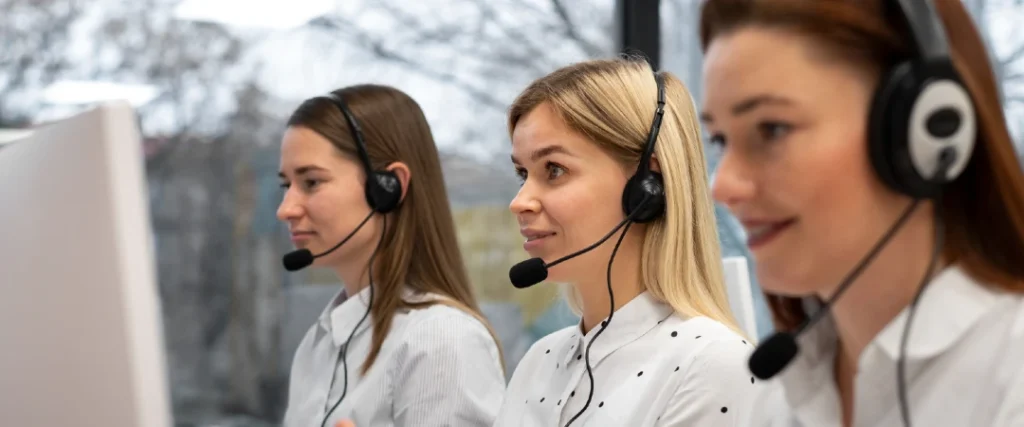 Bilingual customer service agents providing nearshore call center support from an El Salvador BPO facility