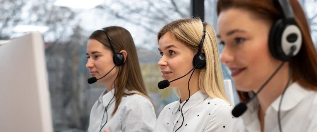 Bilingual customer service agents providing nearshore call center support from an El Salvador BPO facility