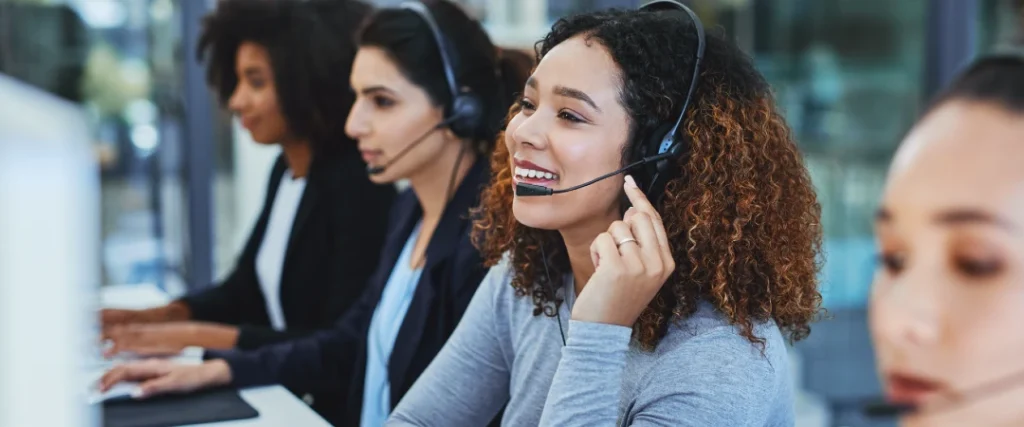 Guatemala bilingual workforce of call center agents providing customer support
